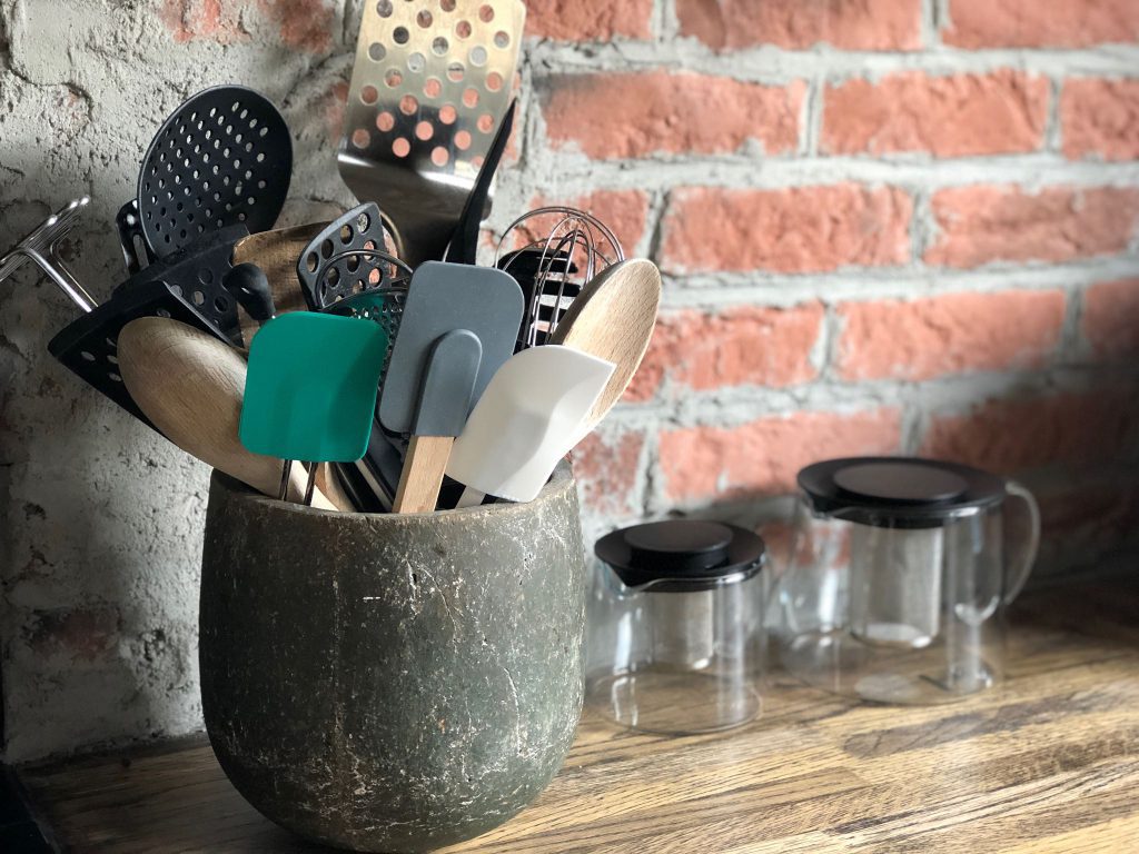 Een pannenlikker is onmisbaar in de keuken