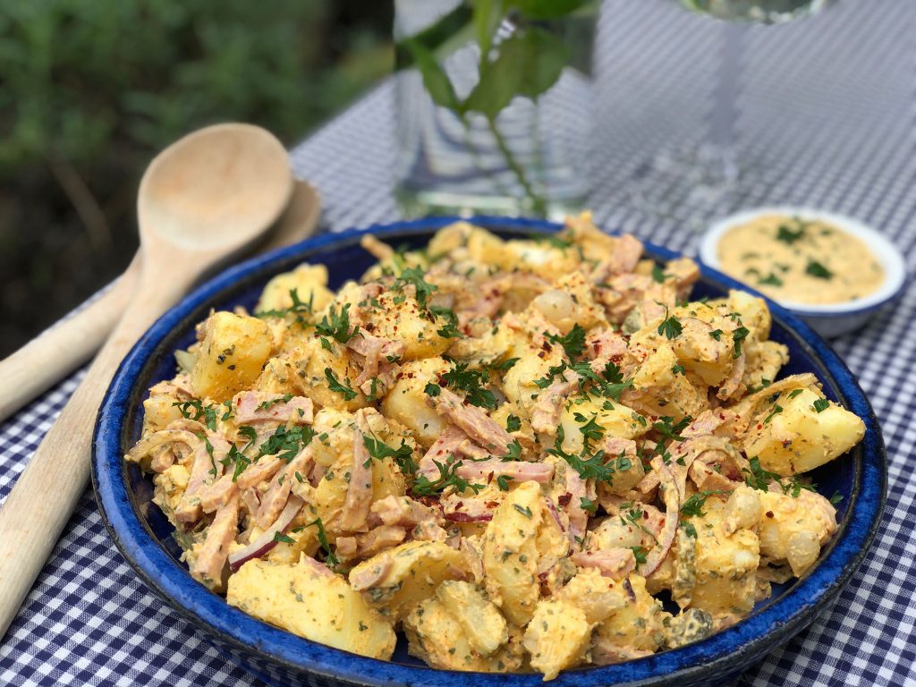 kruidige aardappelsalade met ham, voor het gemak koos ik hamreepjes