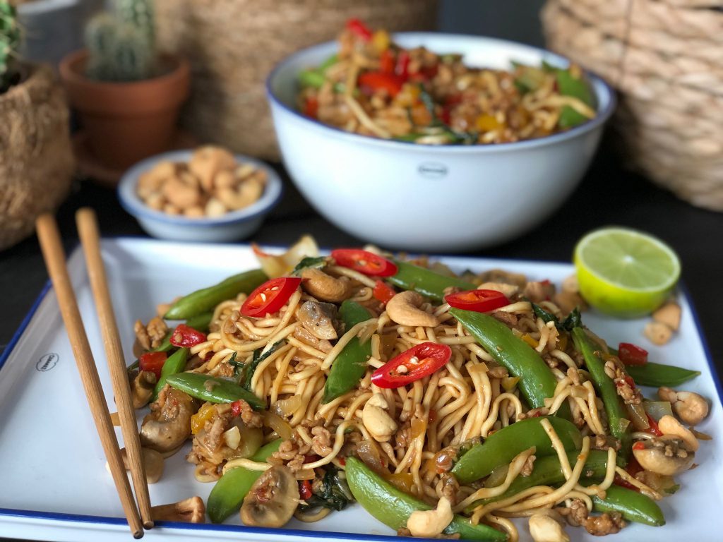 noedels met kip en groenten