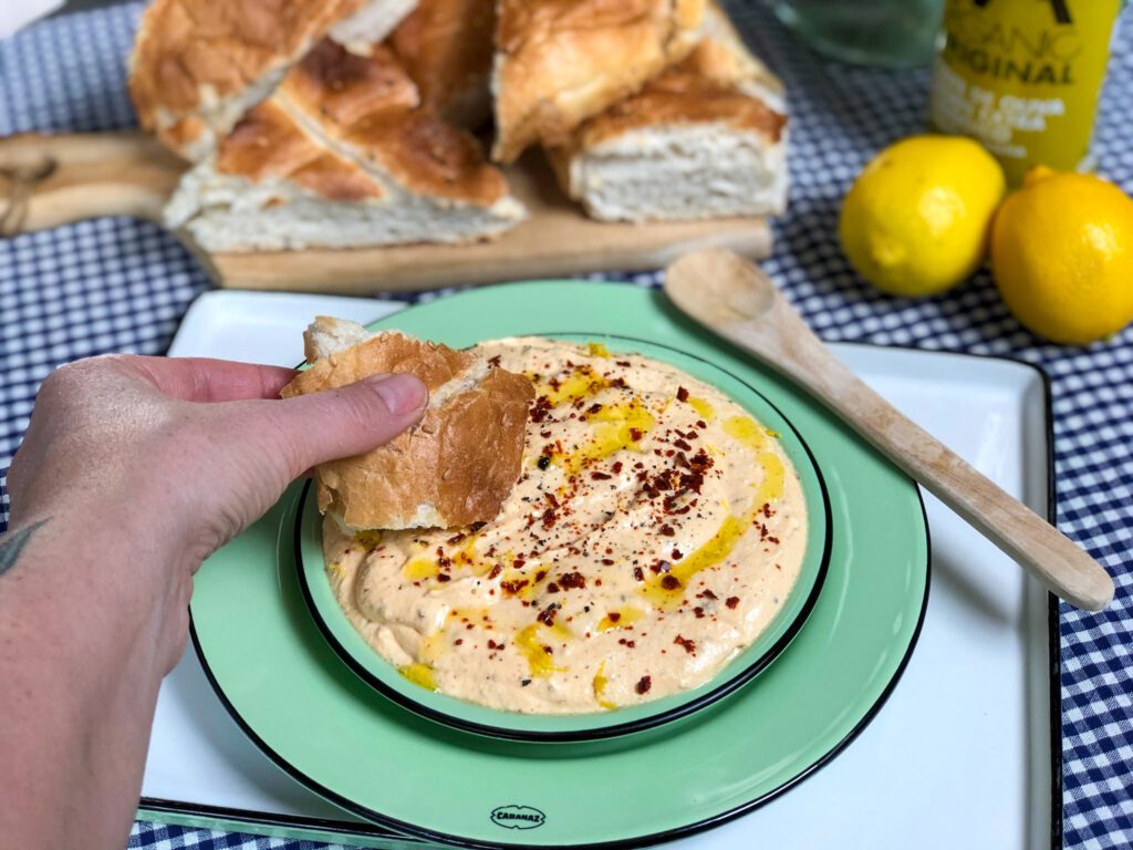 15x salades op toast: pittige feta spread ofwel feta dip