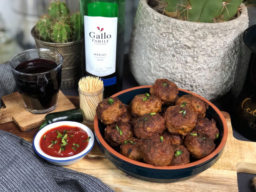 pittige borrel gehaktballetjes met cheddar en jalapeno 