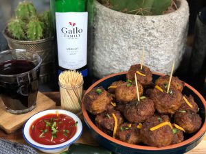 pittige gehaktballetjes met cheddar en jalapeño