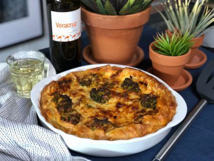 hartige taart met broccoli en paprika