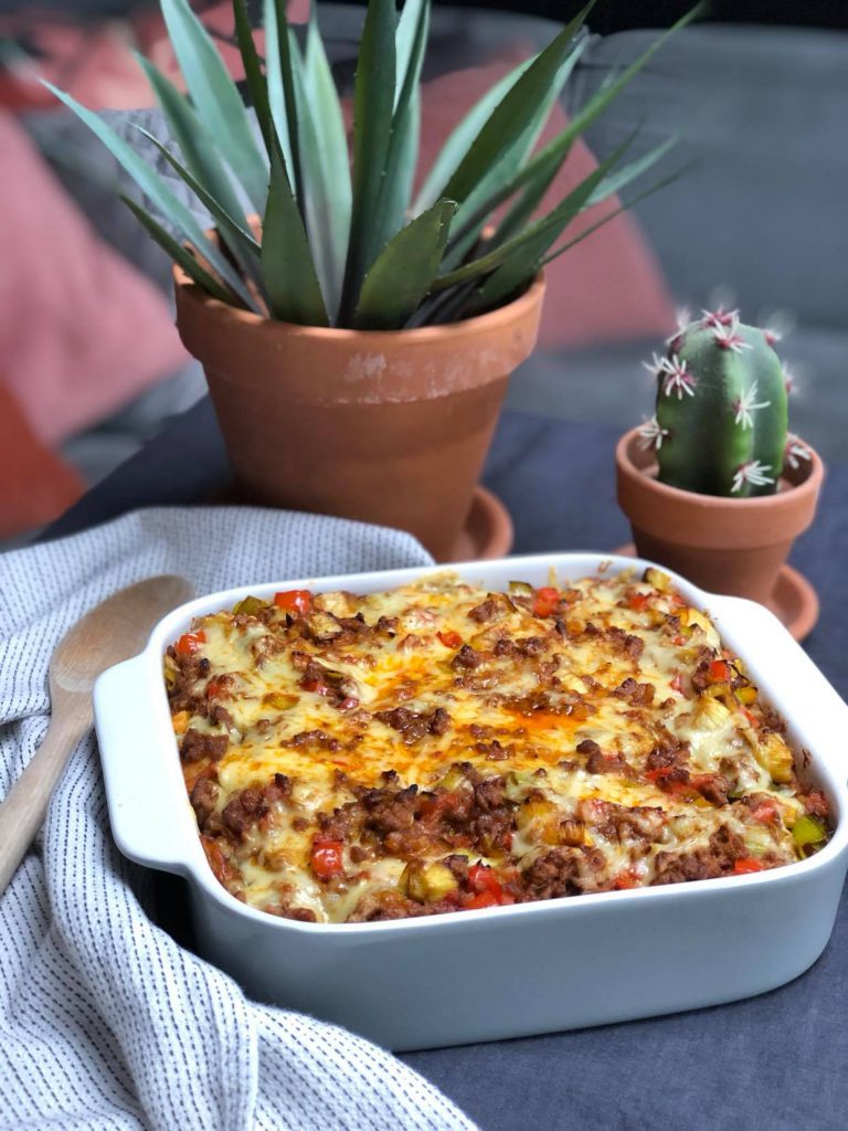 prei ovenschotel met kruidig gehakt en paprika