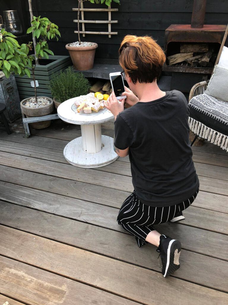 foto's maken van de citroencake met citroenglazuur