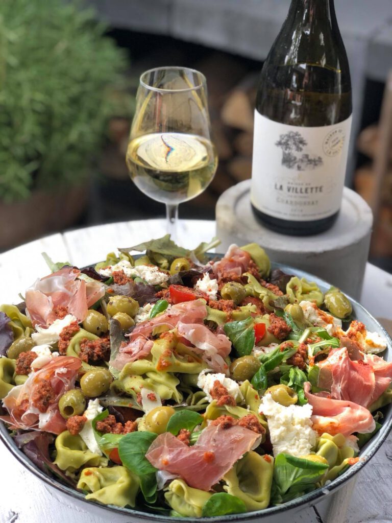 salade met tortellini en rode pesto