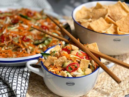 vegetarische Aziatische salade met kroepoek