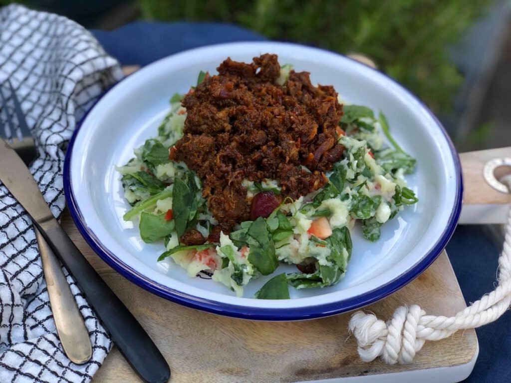 stamppot met rauwe spinazie en pulled oats