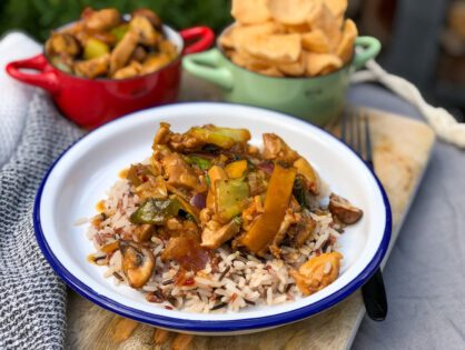 kip in chilisaus en wokgroenten