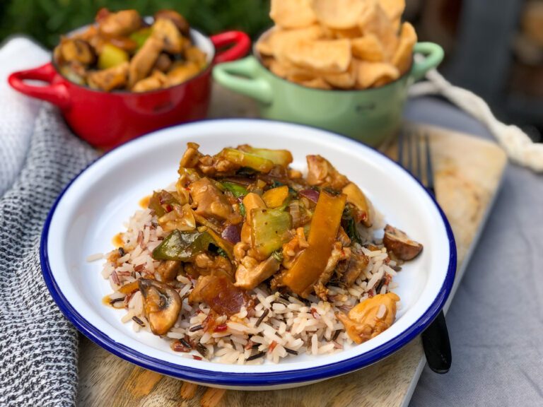 kip in chilisaus en wokgroenten