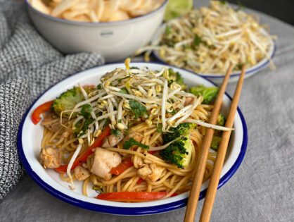 roerbak met kip en broccoli en paprika