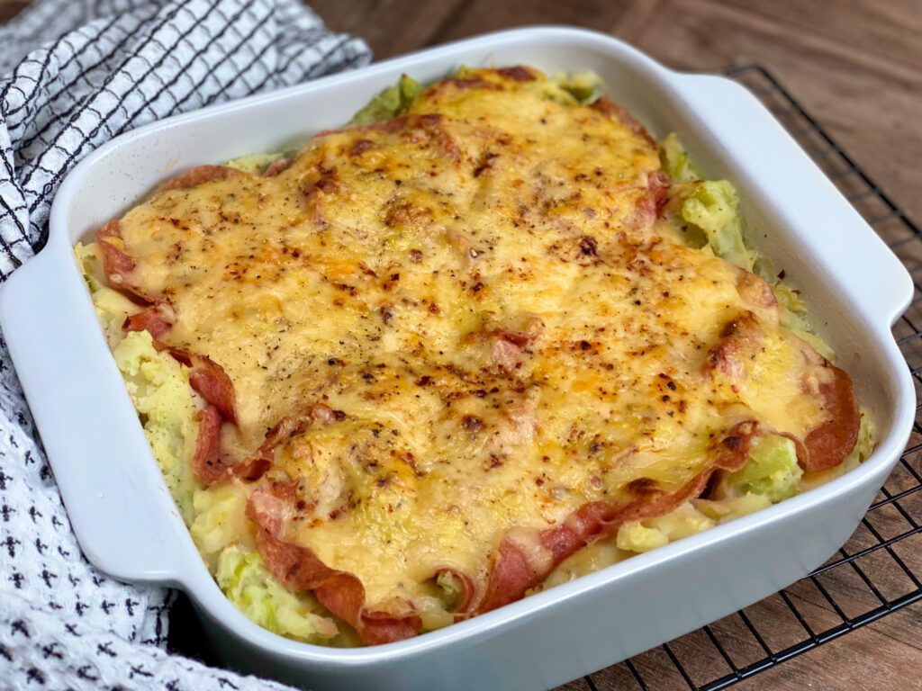 prei ovenschotel met salami en bechamelsaus