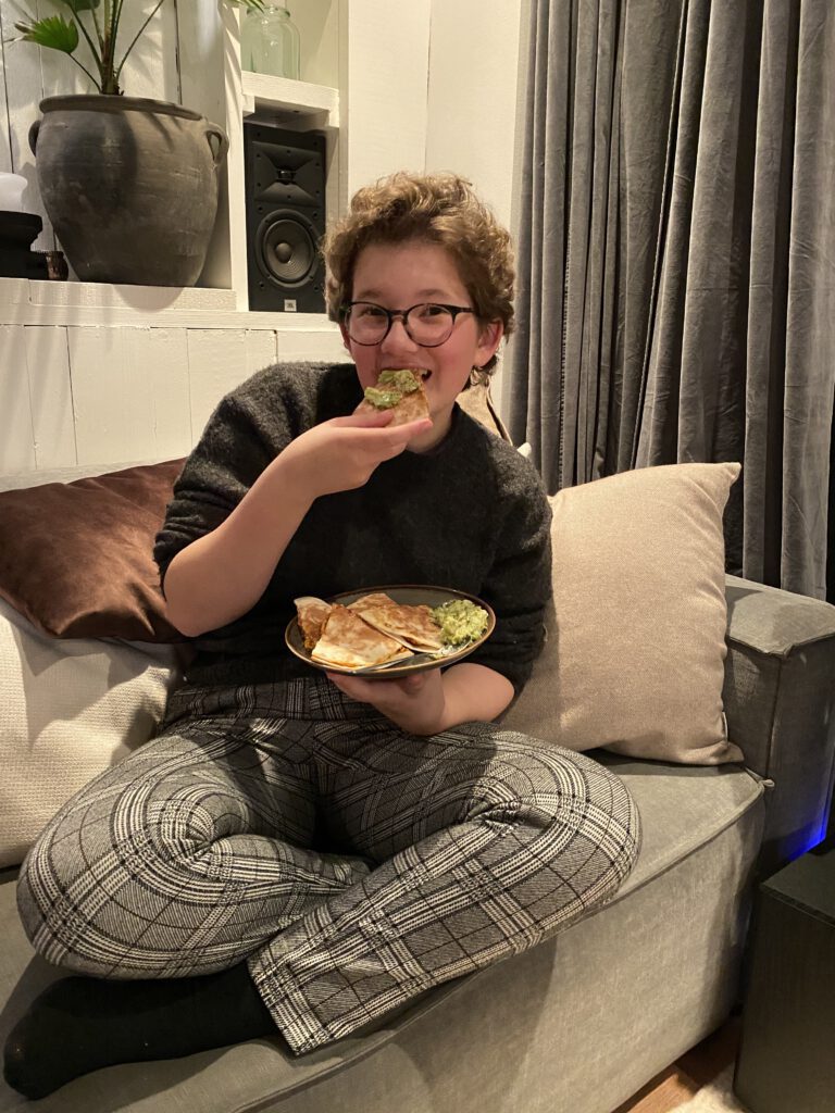 quesadilla's met pittige pulled chicken