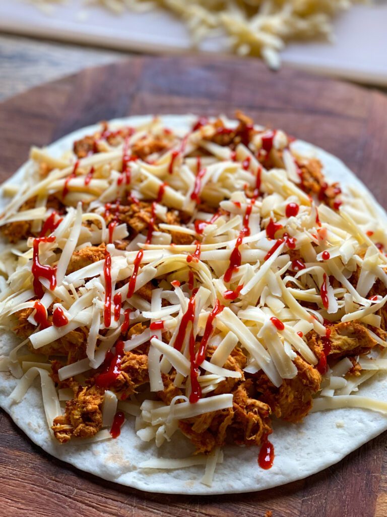 pittige pullend chicken op een wrap