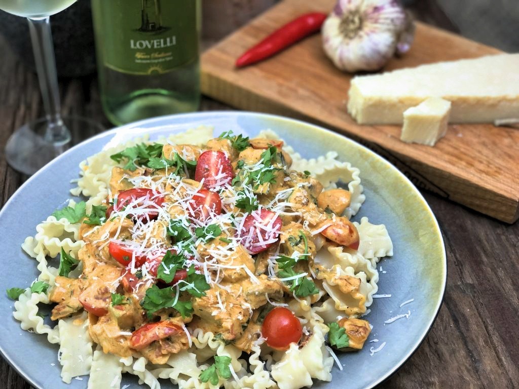 pasta roomsaus met champignons en courgette