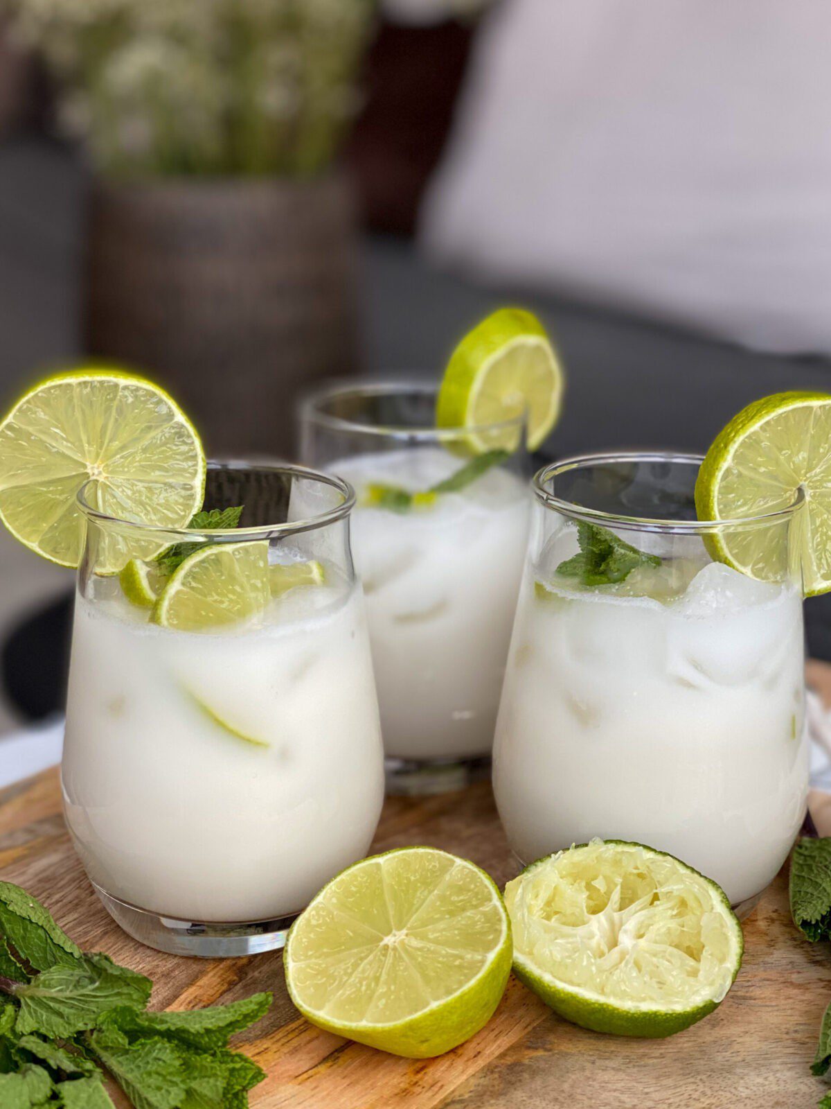 mocktail met kokosmelk en limoen