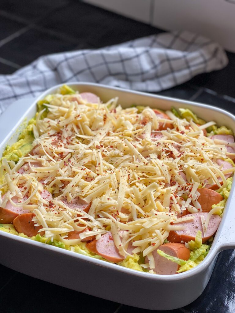 andijviestamppot ovenschotel met rookworst en kaas