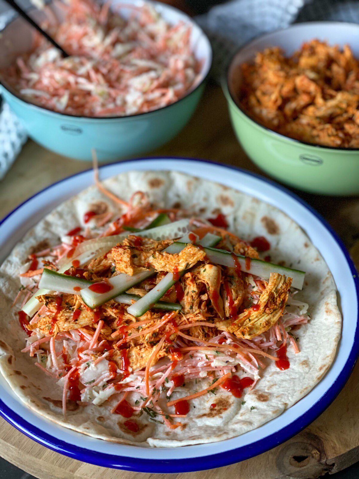 wraps met pulled chicken en coleslaw