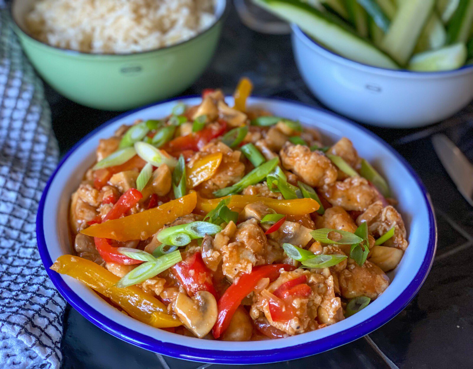 kip in zoetzure saus zelf maken