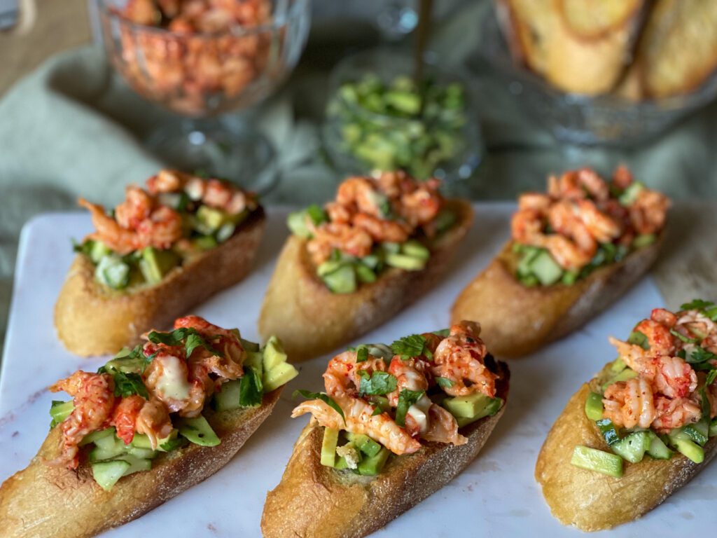 pittige rivierkreeftjes op bruschetta 