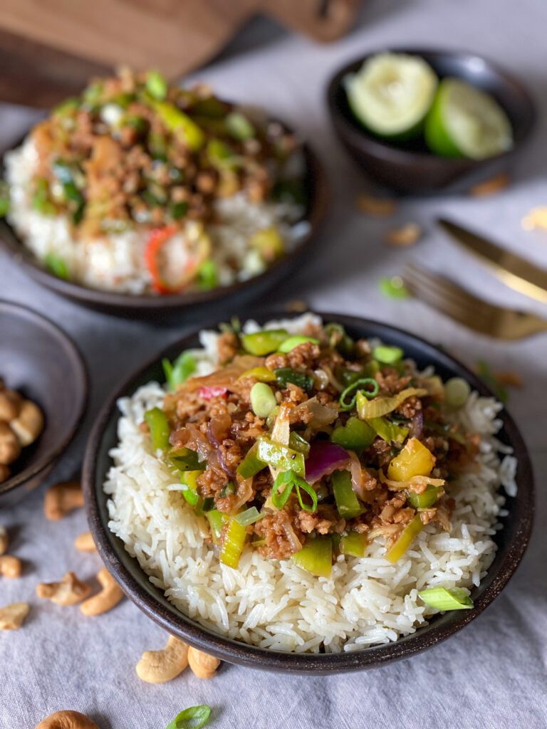Thaise roerbak met kruidige rijst