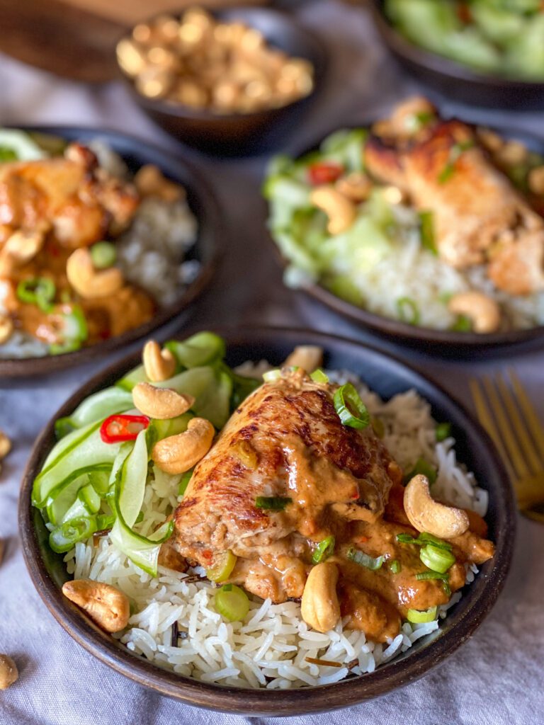 gevulde kippendijen met pindasaus 