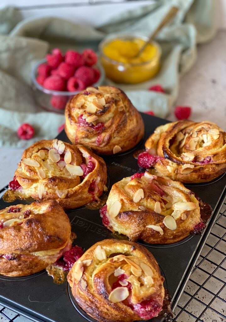 croissantdeeg rolletjes met lemon curd 