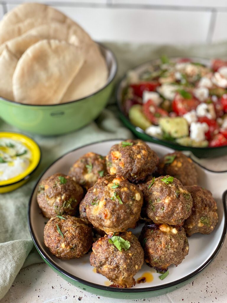 Griekse gehaktballetjes met feta uit de oven