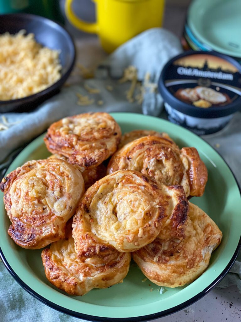 Old Amsterdam bladerdeeg hapjes