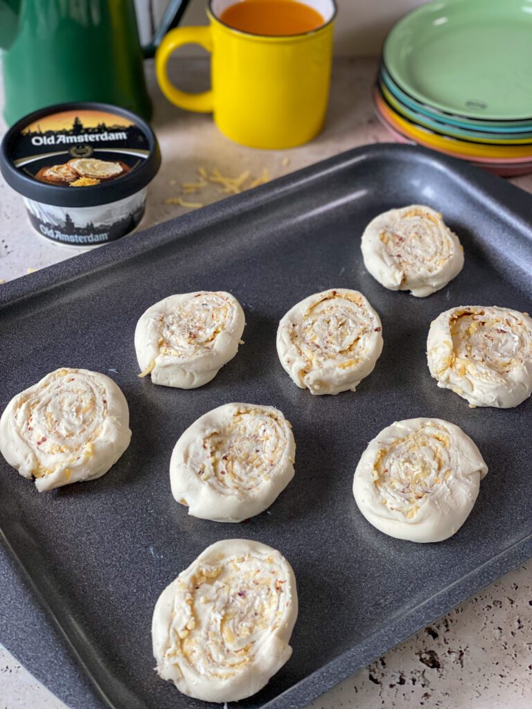 bladerdeeg rolletjes met kaas