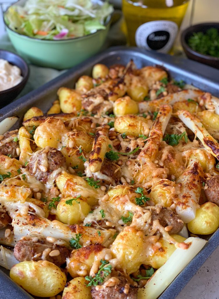 witte asperges uit de oven met krieltjes en saucijsjes