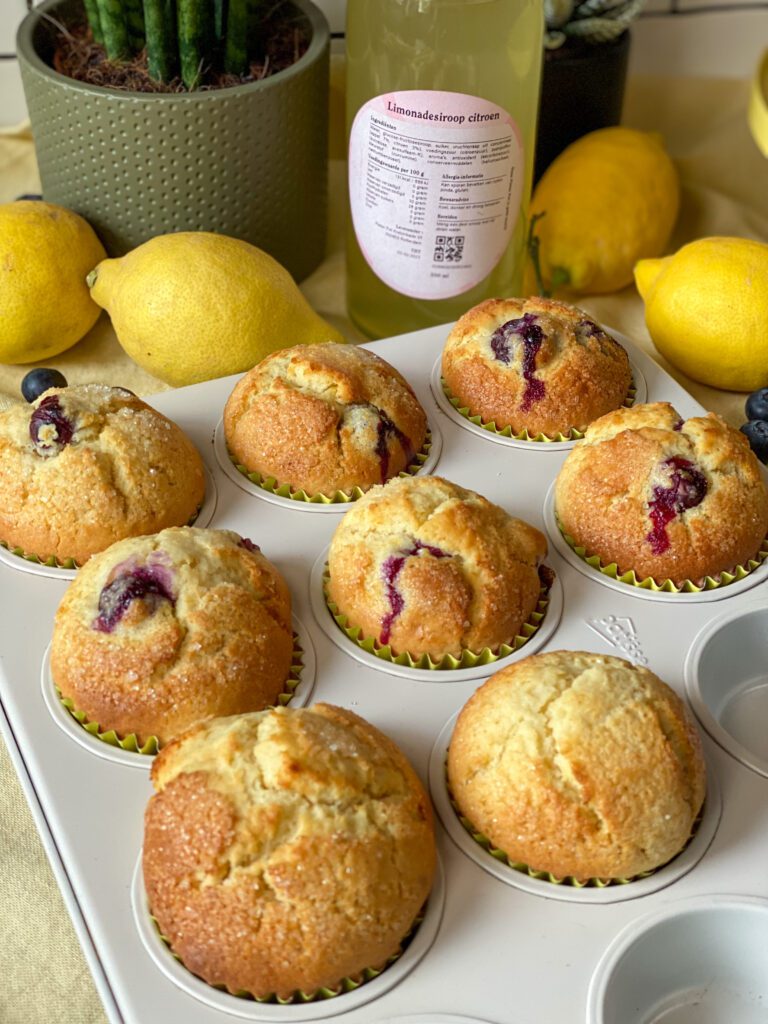 Cupcakes met citroen en blauwe bessen