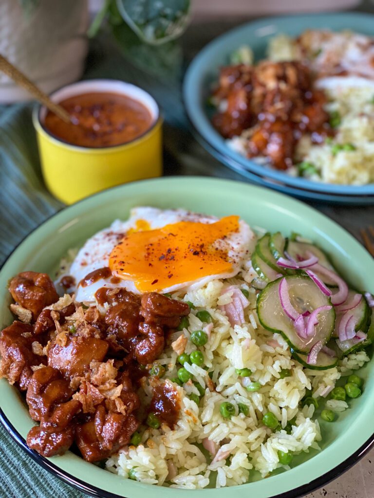 rijst met kip ketjap en pindasaus 