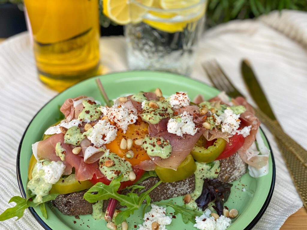 10 recepten met pesto: sandwich met prosciutto