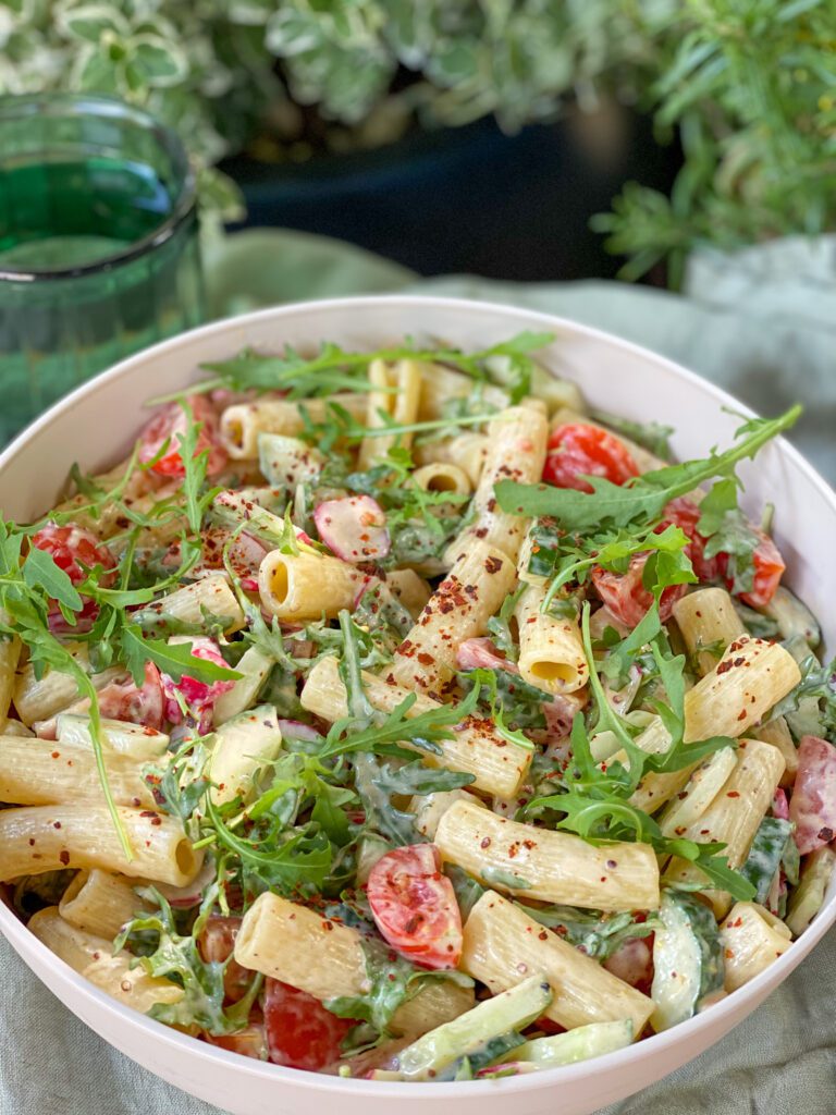 salade met pasta en honing mosterdsaus 