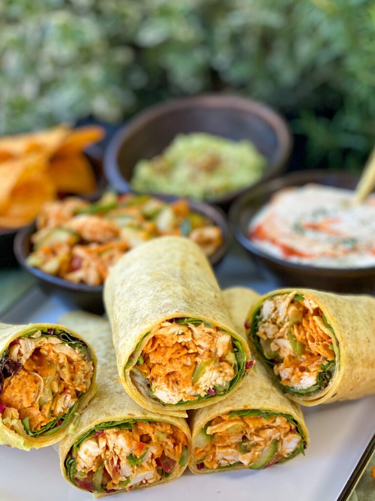 wraps met pulled chicken en tortillachips 