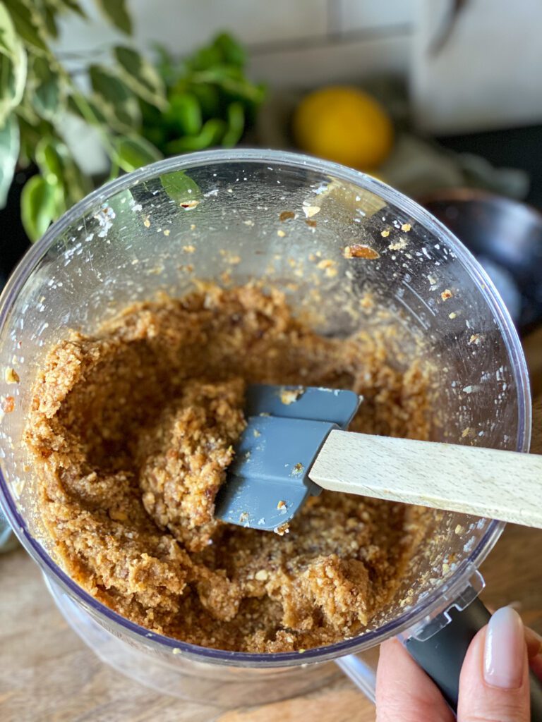 Dadelballetjes met citroen en hazelnoot