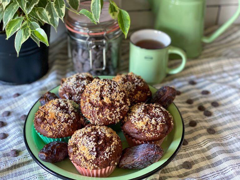 chocolade cupcakes met dadels en kokos