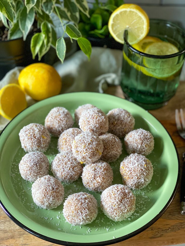 dadelballetjes met citroen en hazelnoot 