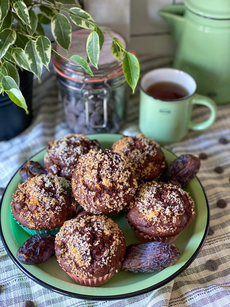chocolade cupcakes met dadels en kokos