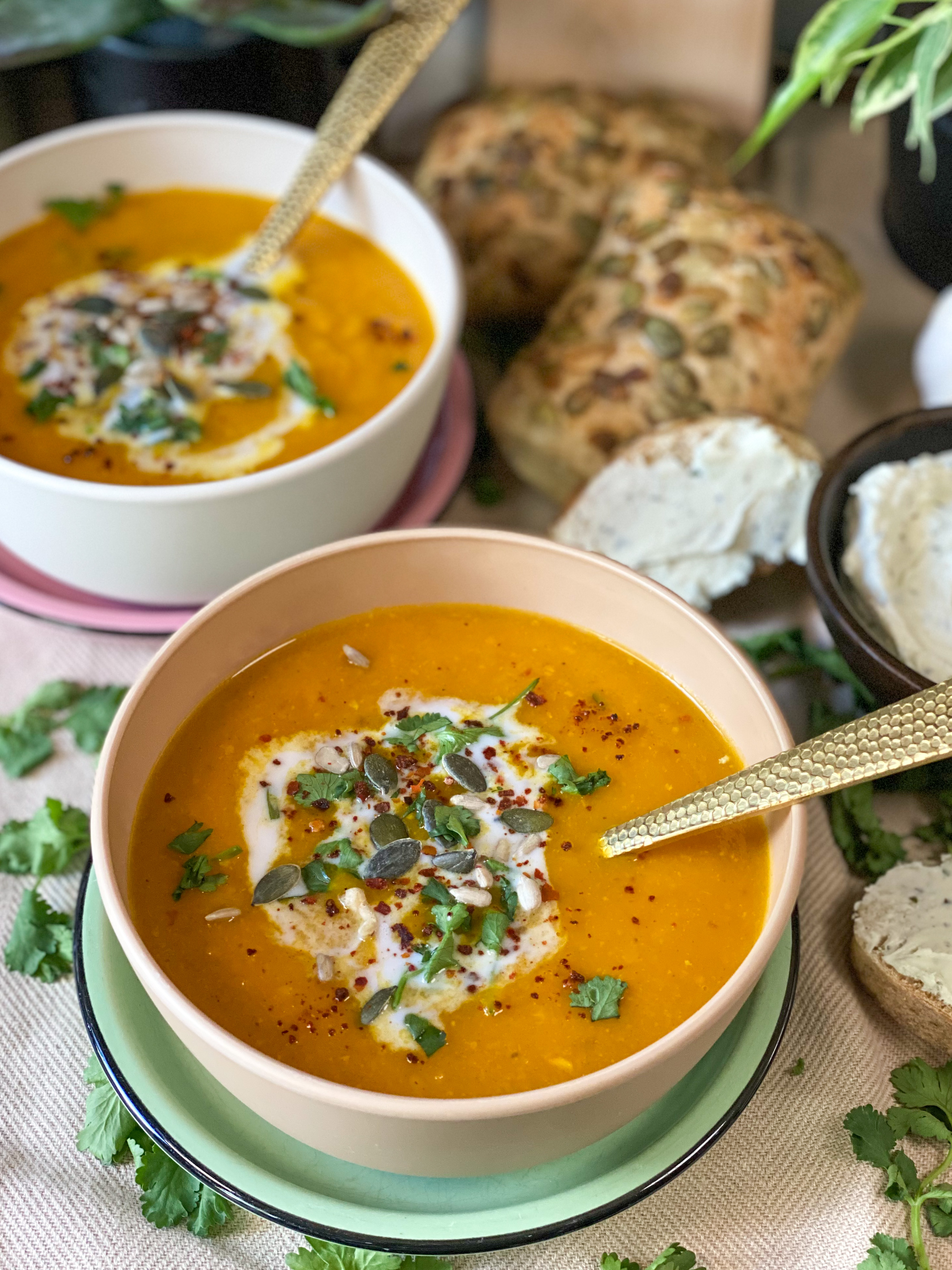 pompoensoep met wortel en rode curry