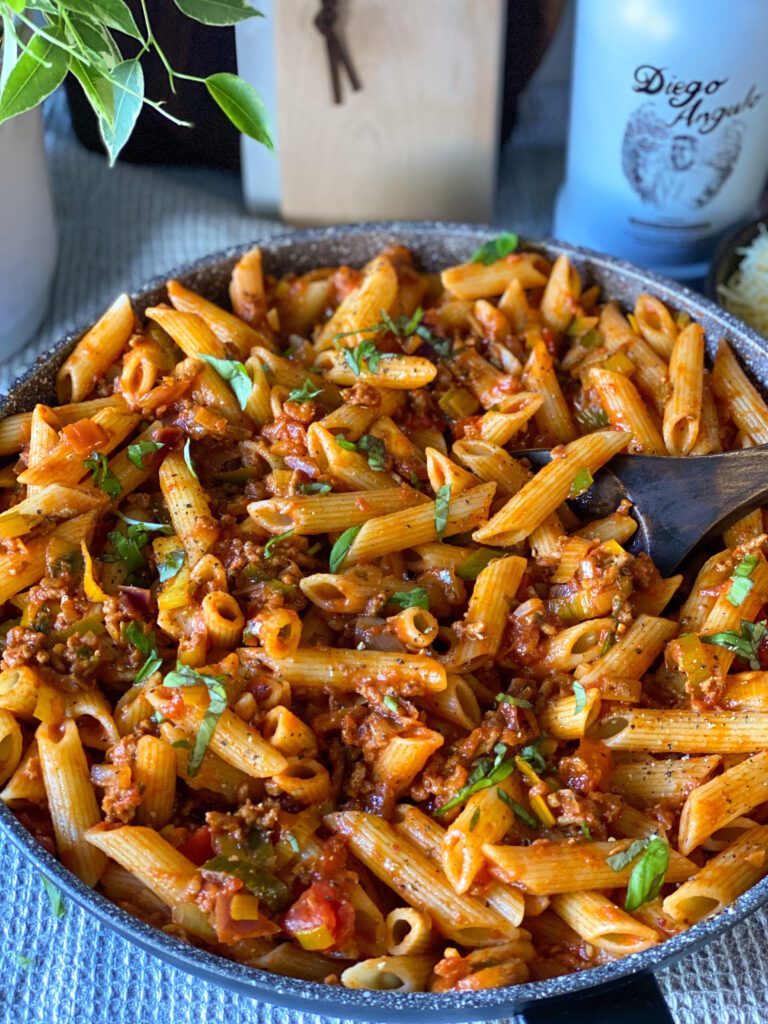 Penne met gehakt in tomatensaus 