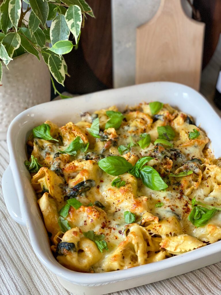 Romige tortellini ovenschotel met spinazie