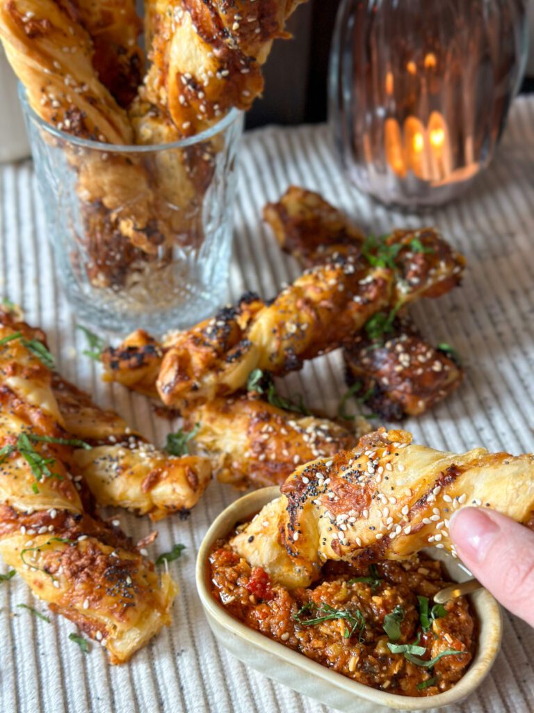 kaas twisters met tapenade 