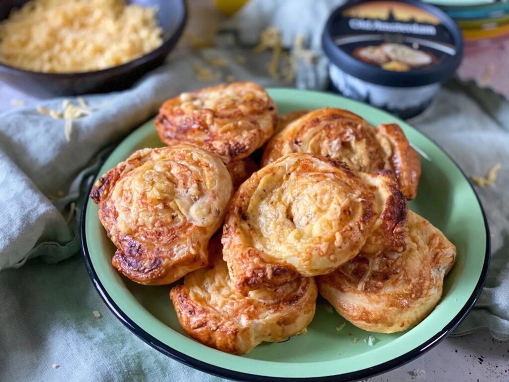 Old Amsterdam bladerdeeghapjes 