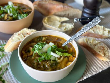 uiensoep met paksoi en champignons