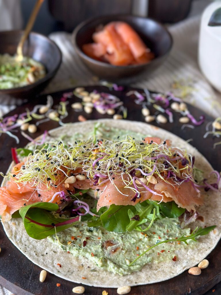 wraps met zalm, roomkaas en pesto