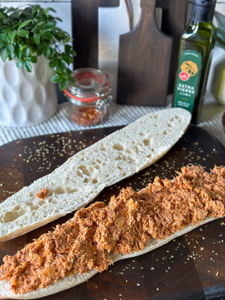 Italiaanse tuna melt stokbrood