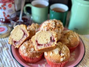 muffins met kersenjam