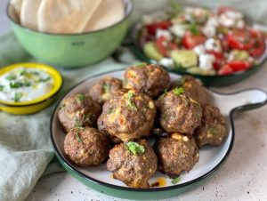 Griekse gehaktballetjes met feta uit de oven
